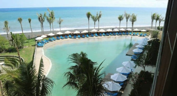 Review Hotel Resort Mewah Dengan Pemandangan Pantai Eksotis