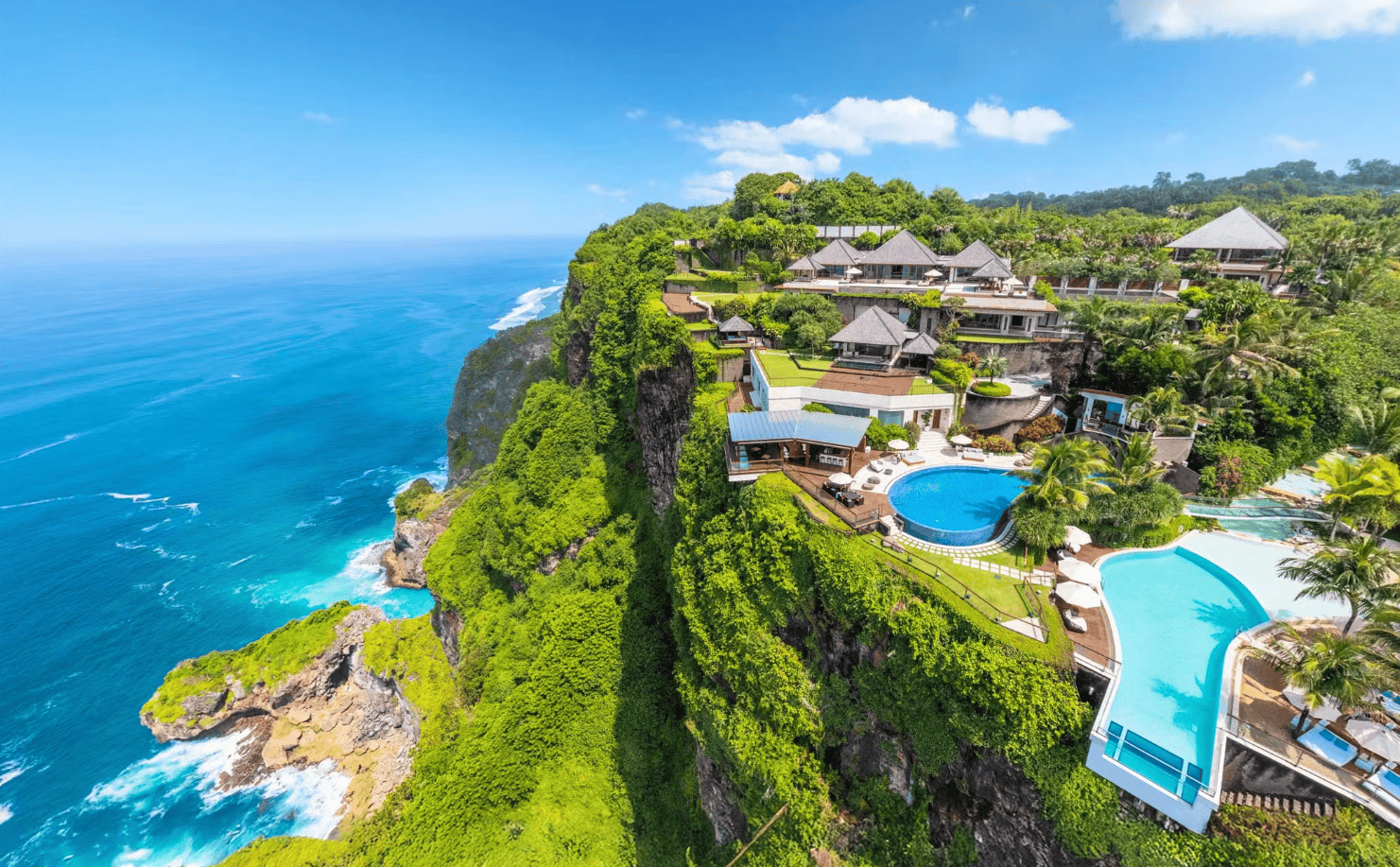 Ulasan Resort Bali Dekat Pantai Nuansa Tropis Romantis