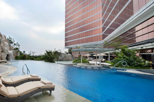 Review Hotel The Trans Luxury Bandung Mewah Modern